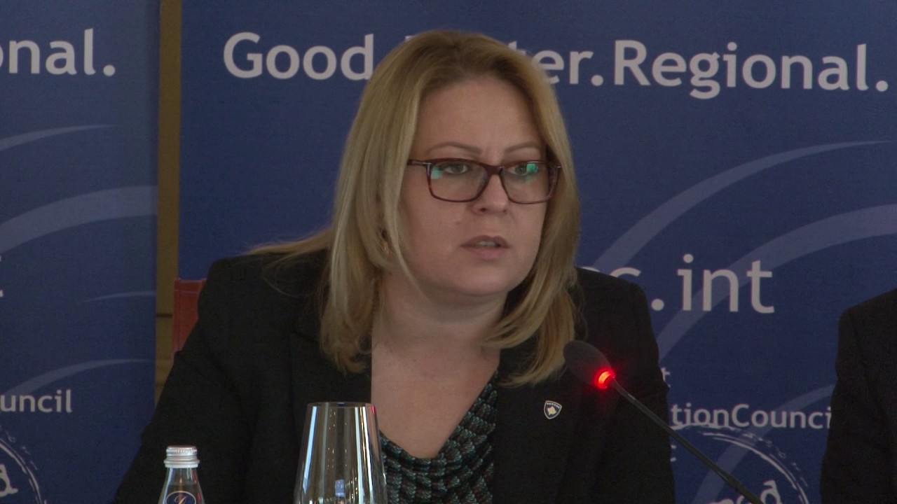 Hykmete Bajrami akuzon Qeverinë Kurti për mashtrim me subvencionet e energjisë