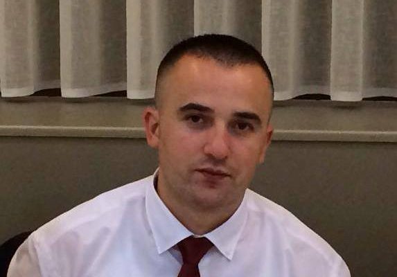 Ilir Sefaj  POET QË GODET KONFORMIZMIN DHE PSEUDOVLERAT