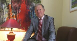 Albert Z. ZHOLI: Flet ish-oficeri i Xhenios, Ilirjan Dhima