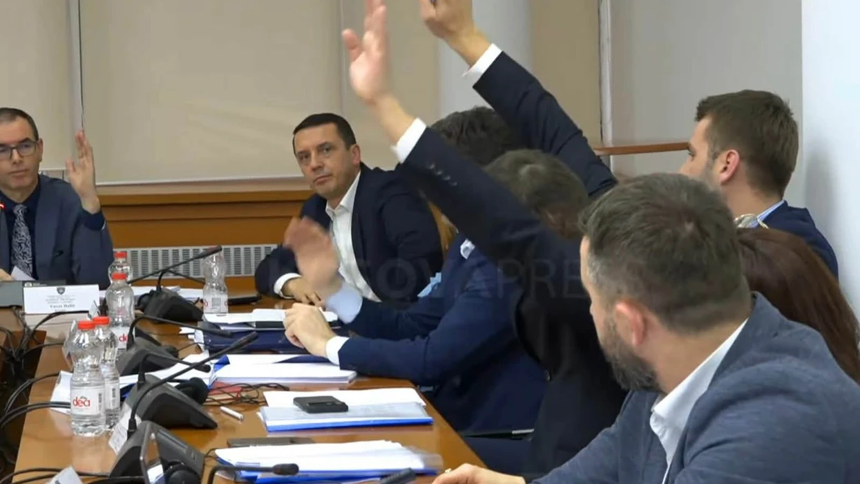 Deputeti i VV së kundër mbështetjes financiare për ish krerët e UÇK së  përplasje në Kuvend