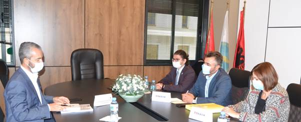 Përfaqësues të Koalicionit për Reforma, Integrim dhe Institucione të Konsoliduara, zhvilluan një takim me Komisionerin Shtetëror, z. Ilirjan Celibashi.