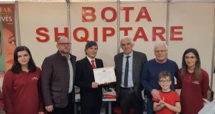 Shkrimtari dhe publicisti Albert Z. ZHOLI, nderohet me dy çmime