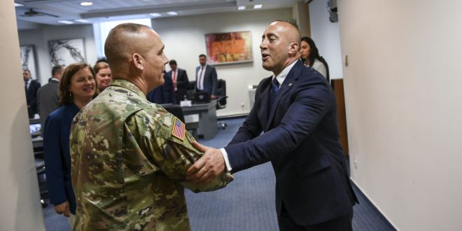 Anulohet vizita e komandantit të Gardës së Iowas, gjeneral-majorit Timothy Orr, në Kosovë për shkak të taksës