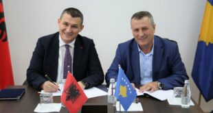 Kryeprokurori i Kosovës, Blerim Isufaj dhe Kryeprokurori i SPAK-ut, në Shqipëri, Altin Dumani, nënshkruan një marrëveshje