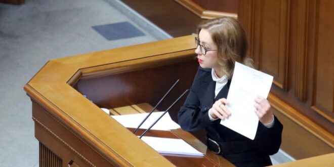 Flet deputetja ukrainase, Ina Sovsun: Rusia po mbledhë miliarda dollarë nga tregtia me Perëndimin dhe me to po e financon luftën