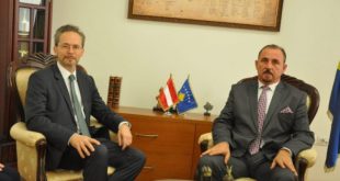 Ministri i Brendshëm, Ekrem Mustafa priti në takim ambasadorin e Austrisë në Kosovë, Gernot Pfandler