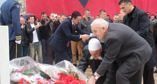 Dëshmorët në Gllogjan i nderoi edhe Rifat Jashari, përfaqësues i familjes emblematike të kombit