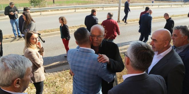 Bekim Jashari e Rexhep Kadriu pajtohen që të vazhdojnë punimet në përfundimin e rrugëve të Skënderajt