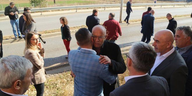 Bekim Jashari e Rexhep Kadriu pajtohen që të vazhdojnë punimet në përfundimin e rrugëve të Skënderajt