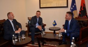 Ministri i Infrastrukturës, Pal Lekaj, priti kryetarin e Skënderajt, Bekim Jashari dhe atë të Drenasit, Ramiz Lladrovci