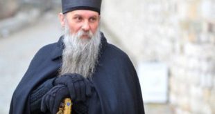 Peshkopi Jovan thotë se serbët nuk po ikin vetëm nga Kosova e Kroacia por edhe nga Serbia