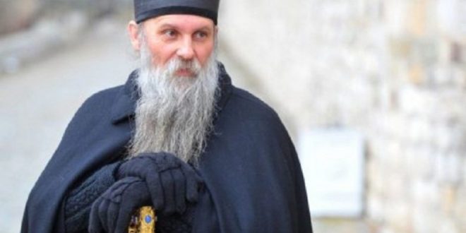 Peshkopi Jovan thotë se serbët nuk po ikin vetëm nga Kosova e Kroacia por edhe nga Serbia