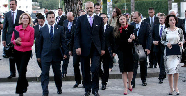 Kryeministri i Shqipërisë, Edi Rama ka publikuar emrat e ministrave e të zëvendës ministrave të kabinetit të tij qeveritar