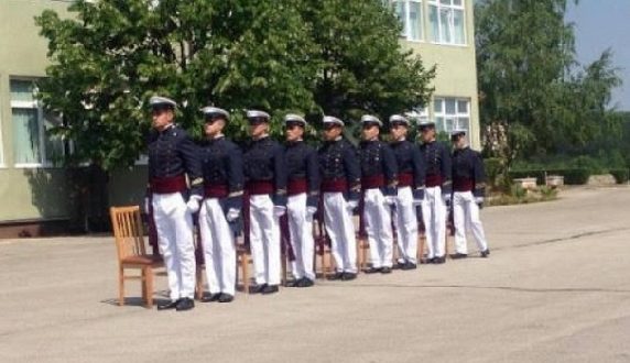 Diplomohen nëntë togerë të FSK-së