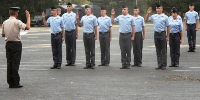 16 kadetë të rinj të FSK-së dhanë betimin në kazermën “Adem Jashari” në Prishtinë