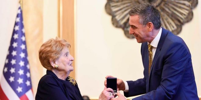 Madeleine Albrigt dërgon një letër kryetarit të Kuvendit të Kosovës Kadri Veseli