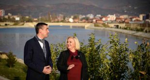 Valdete Idrizi thotë dialogun me Serbi do ta drejtojë kryetari i PDK-së, Kadri Veseli dhe jo kryetari i vendit Hashim Thaçi