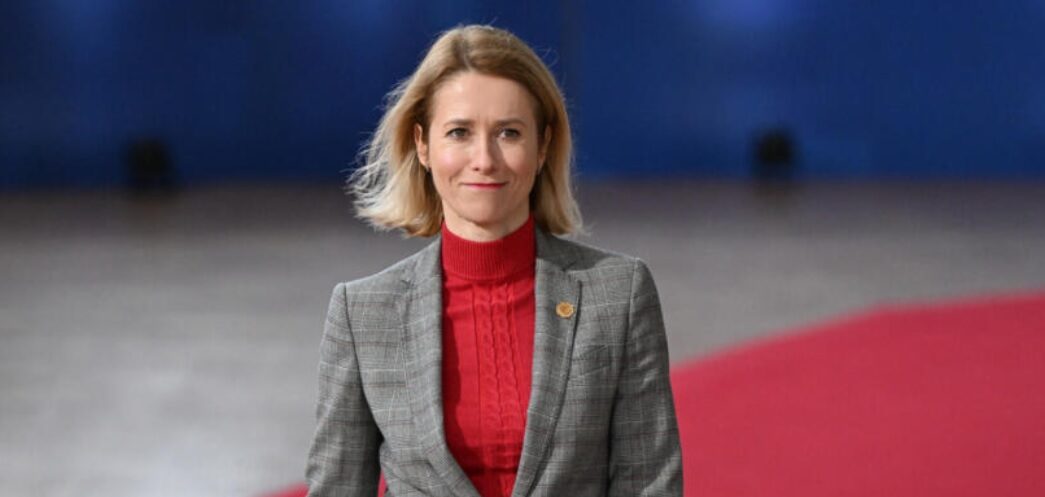 Përfaqësuesja e lartë e BE së  Kaja Kallas ka porositur liderët e partive politike që interesin e Kosovës ta vënë në plan të parë