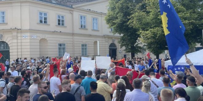 Më moton “Qëndroni me Kosovën, mbroni demokracinë dhe paqen", mbahet tubim në Vjenë