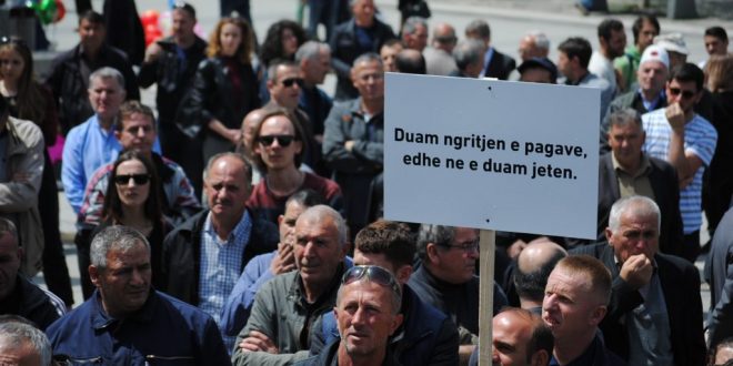 Sindikata e Re Korporata Energjetike e Kosovës proteston sot kundër diskriminimit në koeficientin për paga