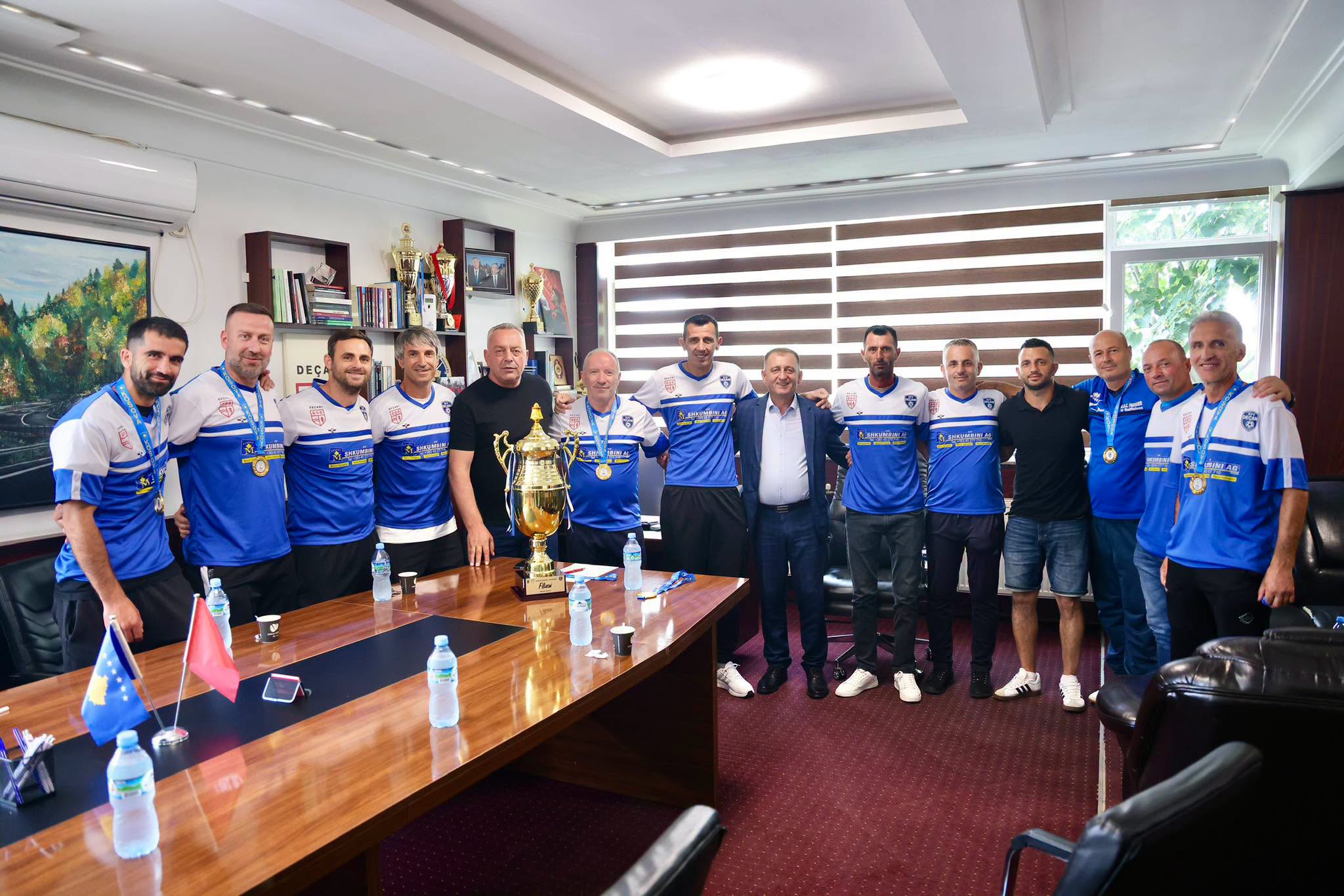 Kryetari Ramosaj priti në takim veteranët e KF Deçani  Kampionë të Kosovës