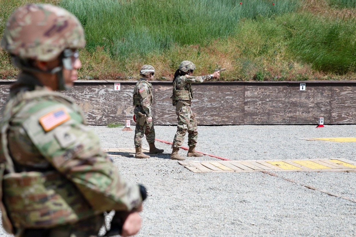 Ushtarët amerikanë të KFOR it zhvillojnë stërvitje qitjeje në kampin  Bondsteel 