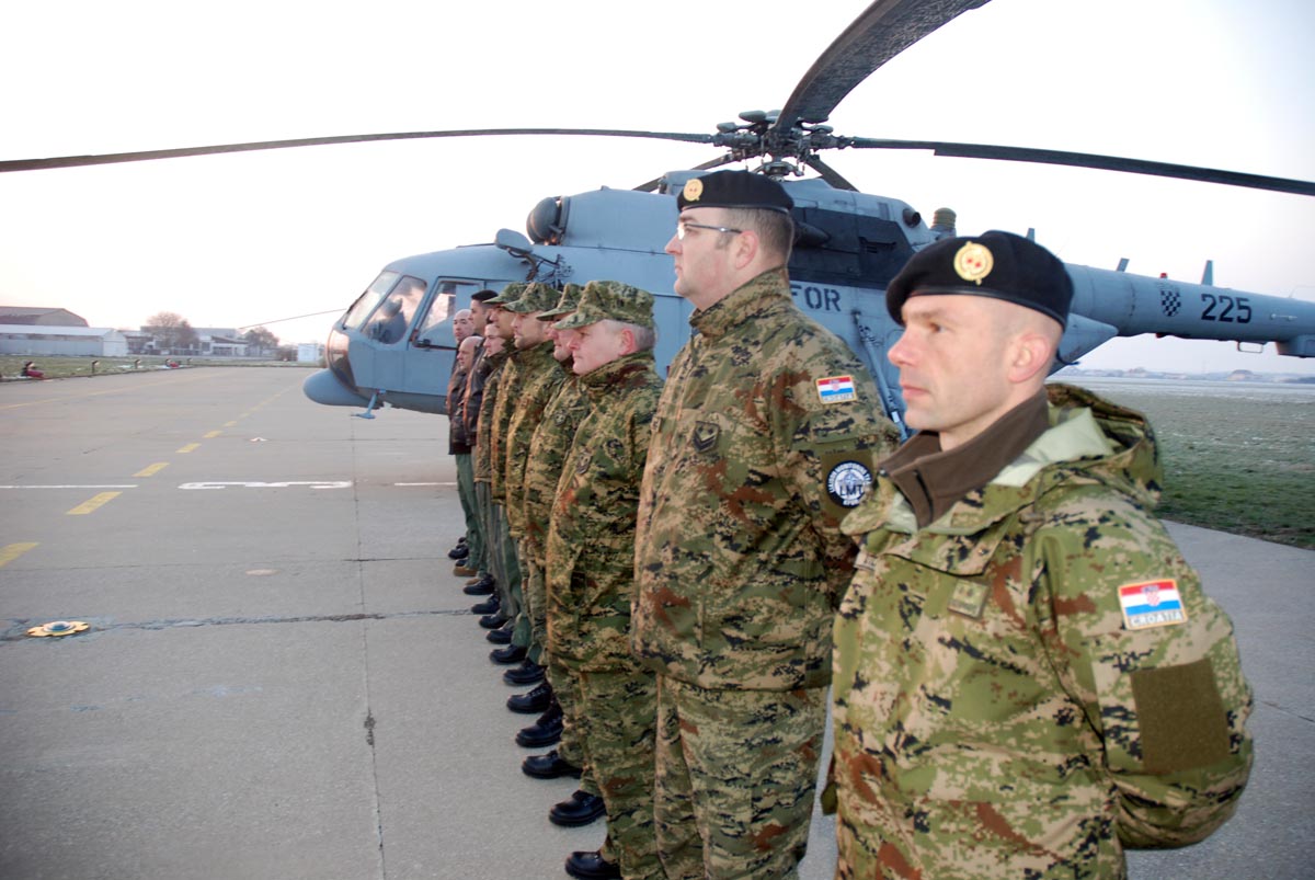 Kroacia synon të rrisë praninë ushtarake në Kosovë  pavarësisht planeve të NATO s për reduktim të KFOR it