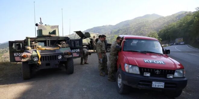 Trupat amerikane në kuadër të NATO-s janë vendosur përgjatë rrugëve kryesore në veri të Kosovës