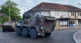 Forca të shumta të KFOR-it dhe EULEX-it, janë stacionuar përpara objekteve komunale në veri të vendit