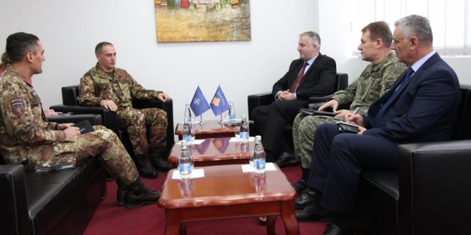 Ministri Rrustem Berisha dhe komandanti i FSK-së Rrahman Rama janë takuar me komandantin e KFOR-it gjeneral major Salvatore Cuoci