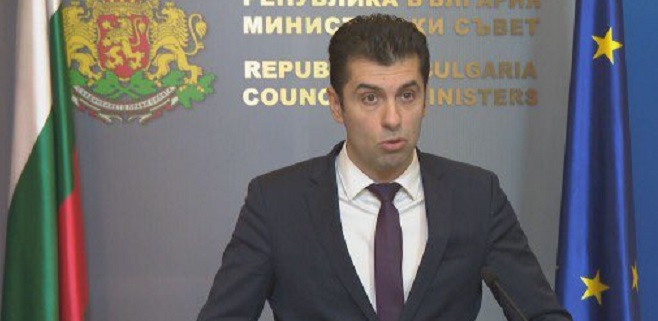 Kryeministri bullgar Petkov shkarkoi ministrin e Mbrojtjes, për shkak të ngurrimit për ta emëruar drejt intervenimin rus në Ukrainë