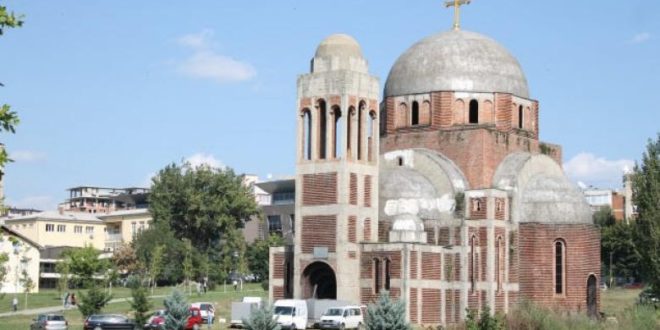 Ispektoriati ndërprenë punët në oborrin e Kishës Ortodokse
