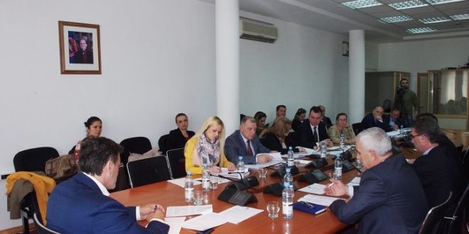1 milionë e 400 mijë euro nga buxheti i Kosovës për deputetët e skaduar