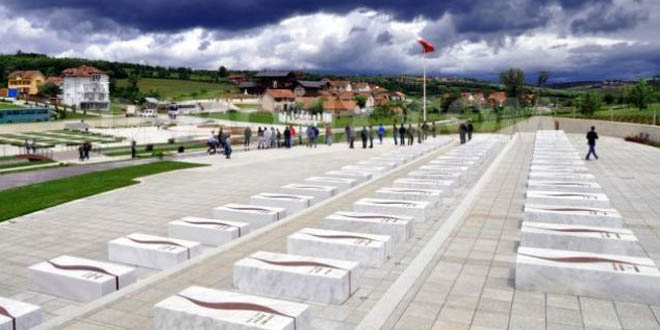 Nesër në Prekaz me rastin e 22 vjetorit të sulmit të dytë të forcave serbe mbi familjen Jashari organizohen homazhe