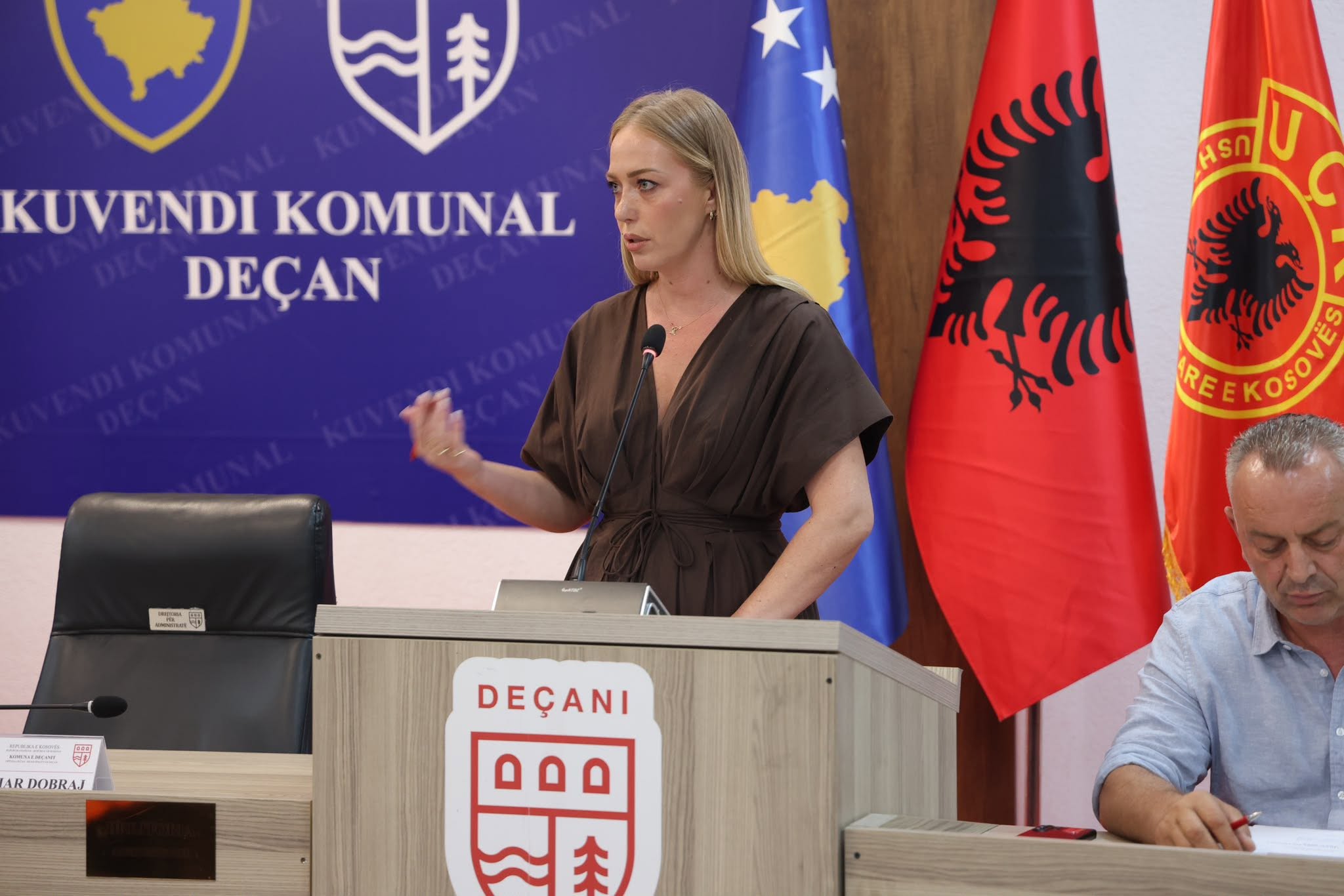U mbajt mbledhja e radhës e Kuvendit Komunal të Deçanit  miratohen të gjitha pikat e rendit të ditës