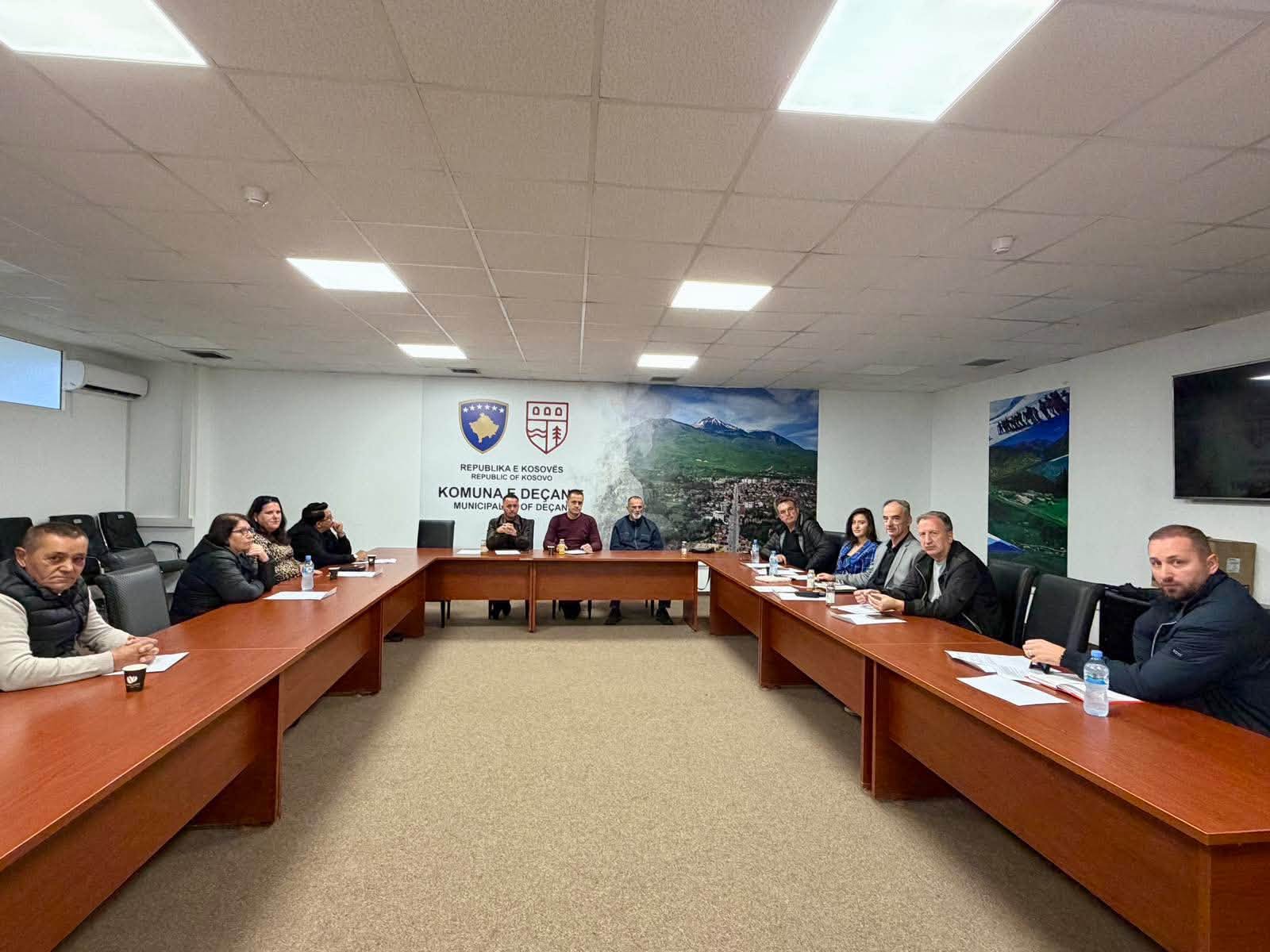U mbajt mbledhja e tetë e Komitetit për Komunitete në Komunën e Deçanit