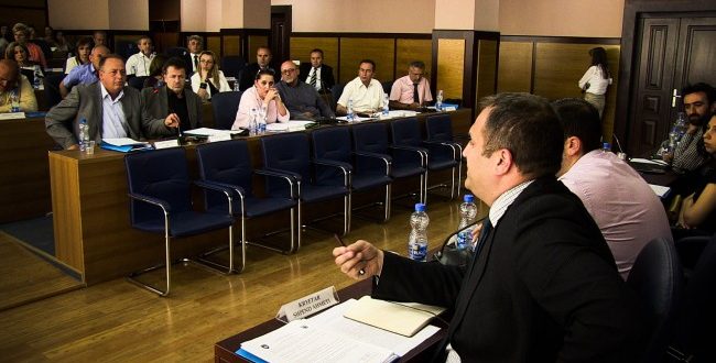 Kuvendi i komunës së Prishtinës, miraton rezolutën e përbashkët, për rastin e ndalimit të Ramush Haradinajt