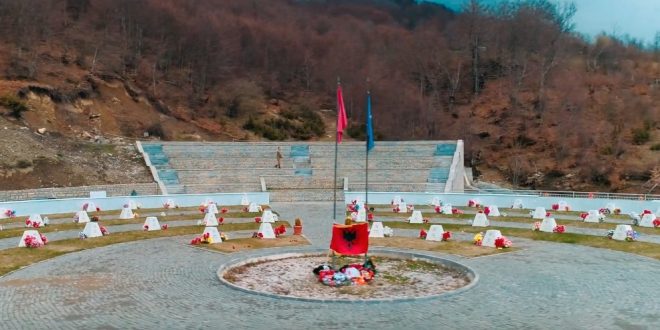 Të gjithë dëshmorët e Brigadës 138 "Agim Ramadani" dekorohen nga kryetari Thaçi me urdhrin "Hero i Kosovës"