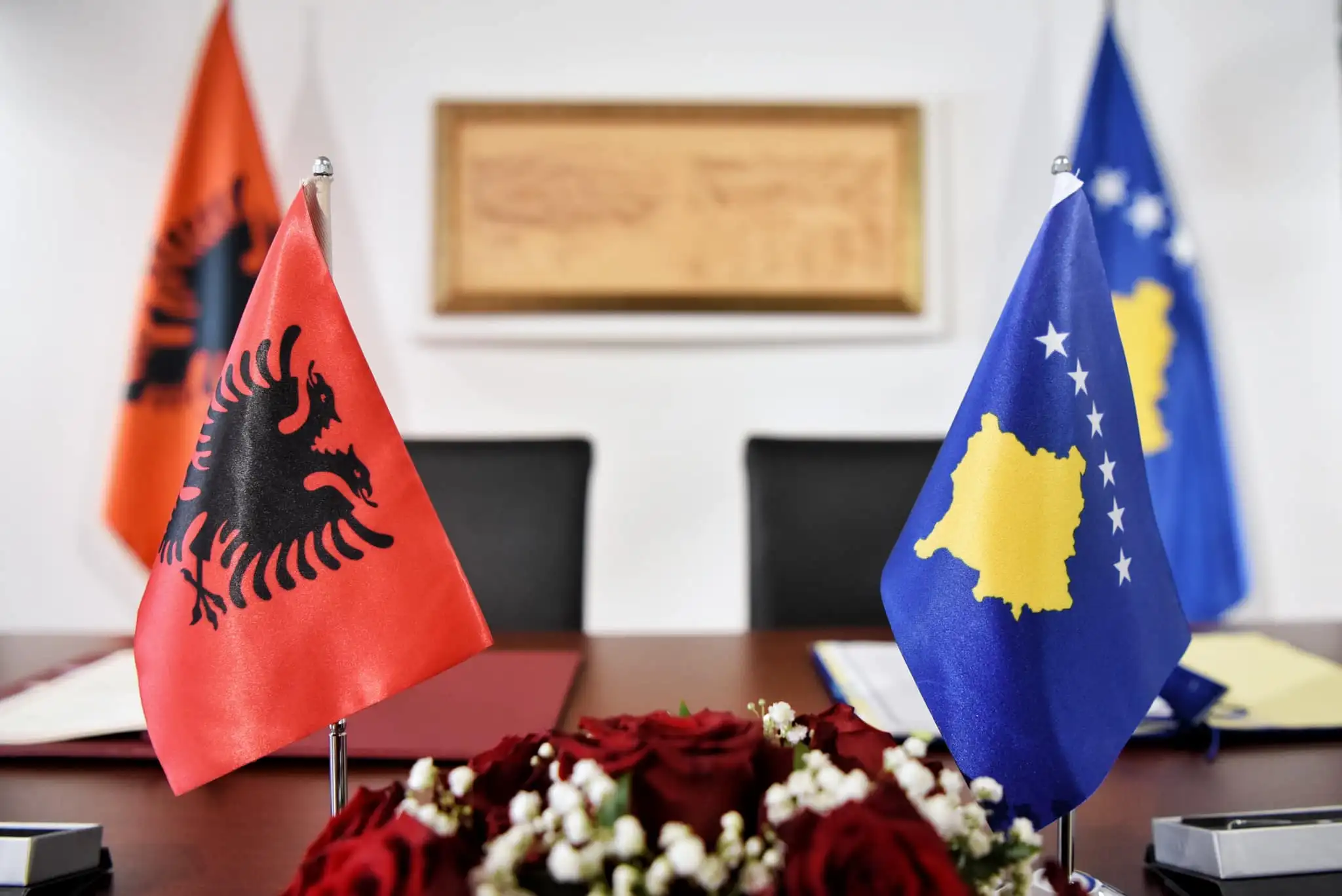 Kufi  i hapur   por pa zgjidhje afatgjate marrëveshje sezonale në vend të politikave serioze 