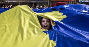 Në Serbi thonë së SHBA-të po i diktojnë Bashkimit Evropian çfarë të bëj me Kosovën