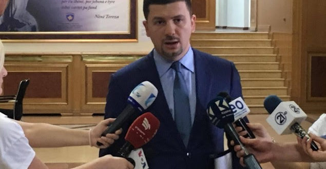 Deputeti i PDK-së, Memli Krasniqi: Qeveria nuk votohet të enjten por pas konstituimit të Kuvendit