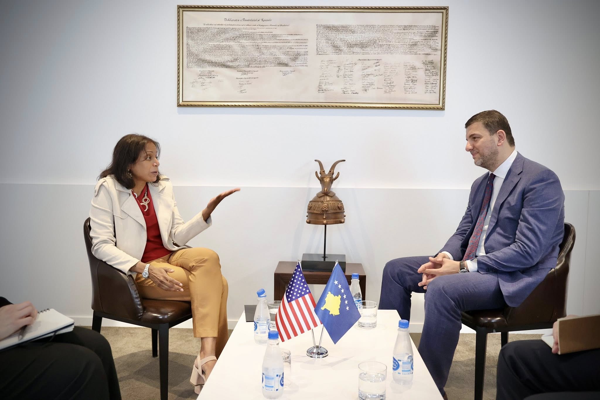Memli Krasniqi takon Prattipatin  Thelbësore formimi i shpejtë i institucioneve