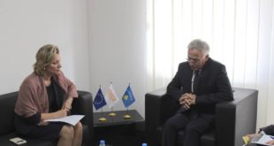 Jakup Krasniqi bisedoi me Shefen e Zyres së BE-së në Kosovë, Natalia Apostollova