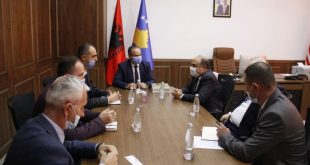 Ministri i Tregtisë dhe Industrisë, Vesel Krasniqi, priti në takim përfaqësuesit e Odës Tregtare Kosovare-Turke