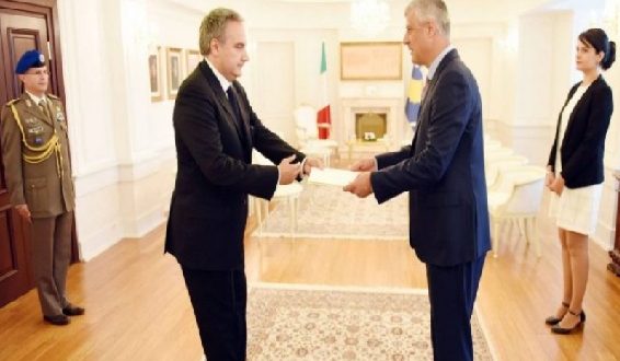 Kryetari Thaçi pranon letrat kredenciale të ambasadorit të ri italian