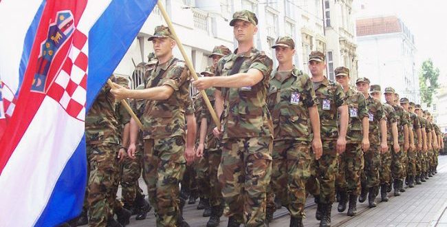 Një kontingjent prej 30 ushtarëve kroat është dërguar në Kosovë në mbështetje të trupave të tjera të NATO-s