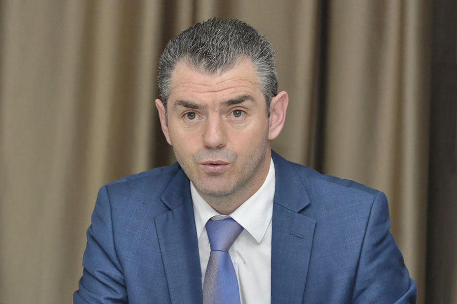 Kujtim Shala i kundërpërgjigjet Lumir Abdixhikut