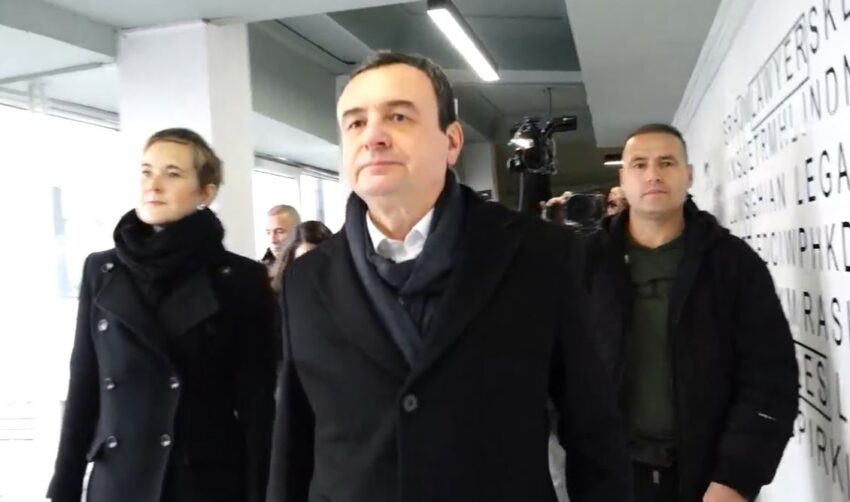 Albin Kurti  Ftojë të gjithë qytetarët ta ushtrojnë të drejtën e votës