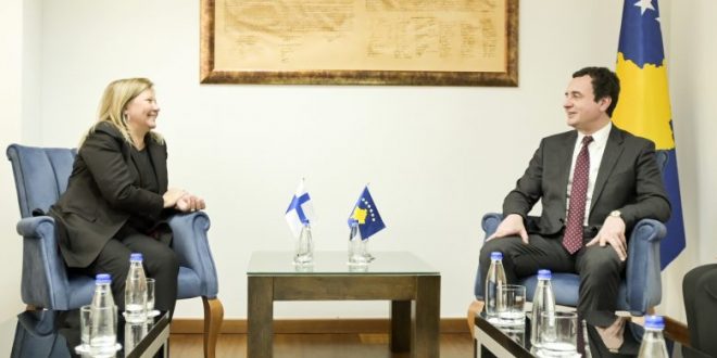 Ambasadorja Stjernvall: Finlanda është i interesuar që të ndihmojë Kosovën në trajnimin e administratës