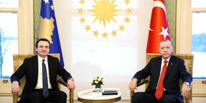 Kryeministri i Kosovës, Albin Kurti gjatë qëndrimit në Turqi bisedoi me kryetarin, Rexhep Tajip Erdogan
